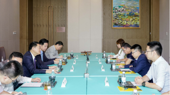 省尊龙凯时集团党委书记、董事长任丁与腾讯“王者荣耀”CTO邓君、腾讯大成网总裁郑亮座谈交流