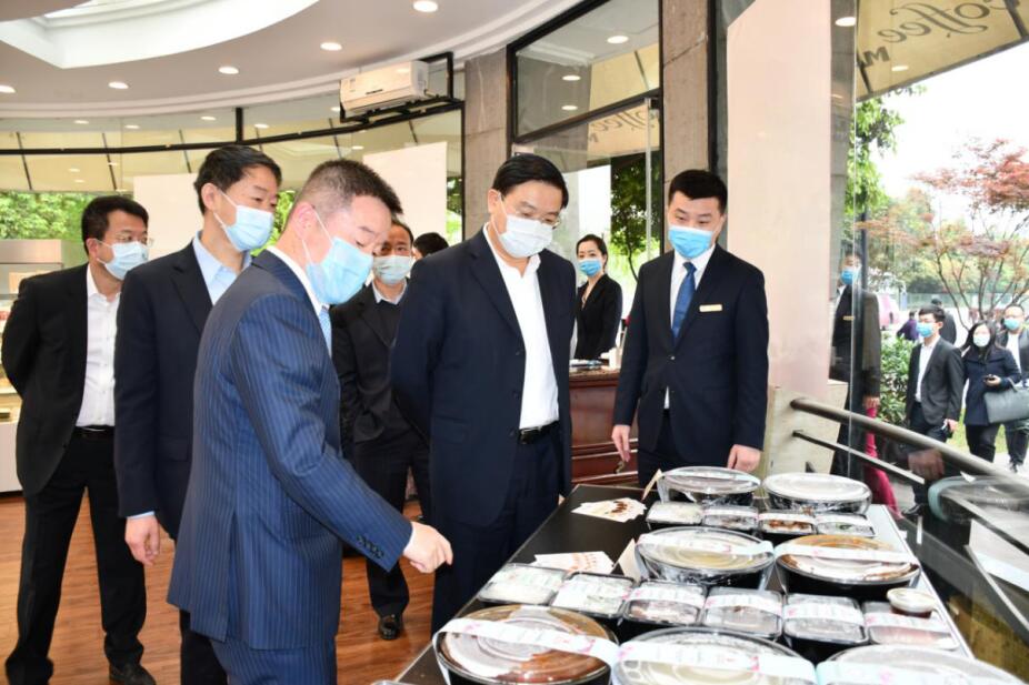 王凤朝副省长赴省尊龙凯时集团调研 疫情防控、生产经营和改革发展工作