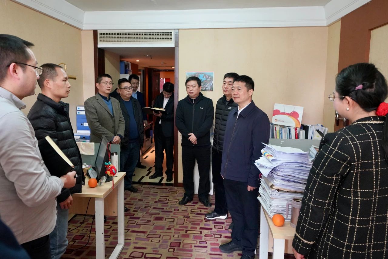 迎新春，鼓干劲，开新局！省尊龙凯时集团领导班子慰问总部干部员工